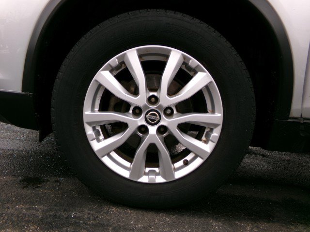 Used 2017 Nissan Rogue SV image 23