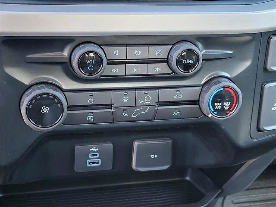 New 2023 Ford F250 XL w/ XL Chrome Package image 11