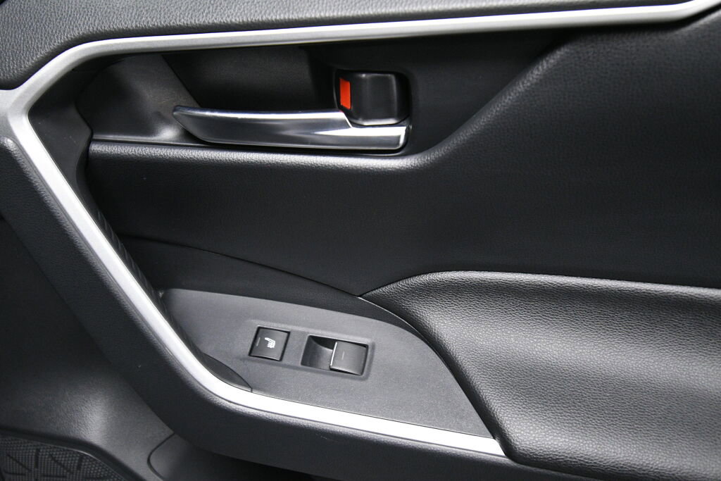 Certified 2023 Toyota RAV4 SE image 26