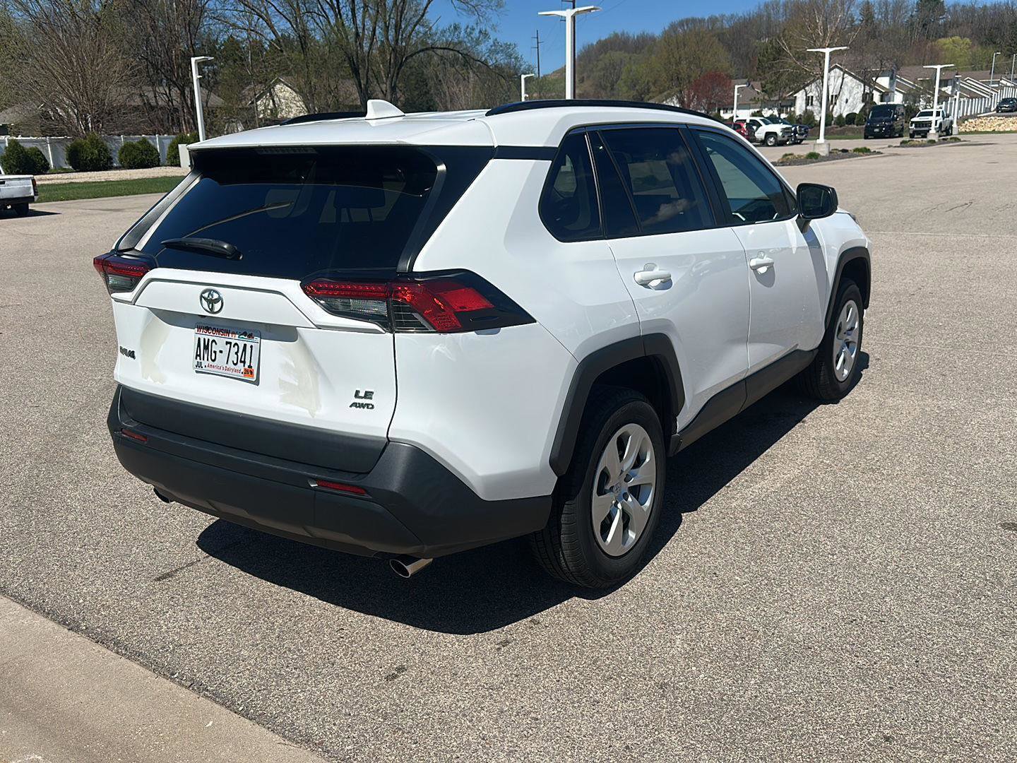 Used 2021 Toyota RAV4 LE image 3