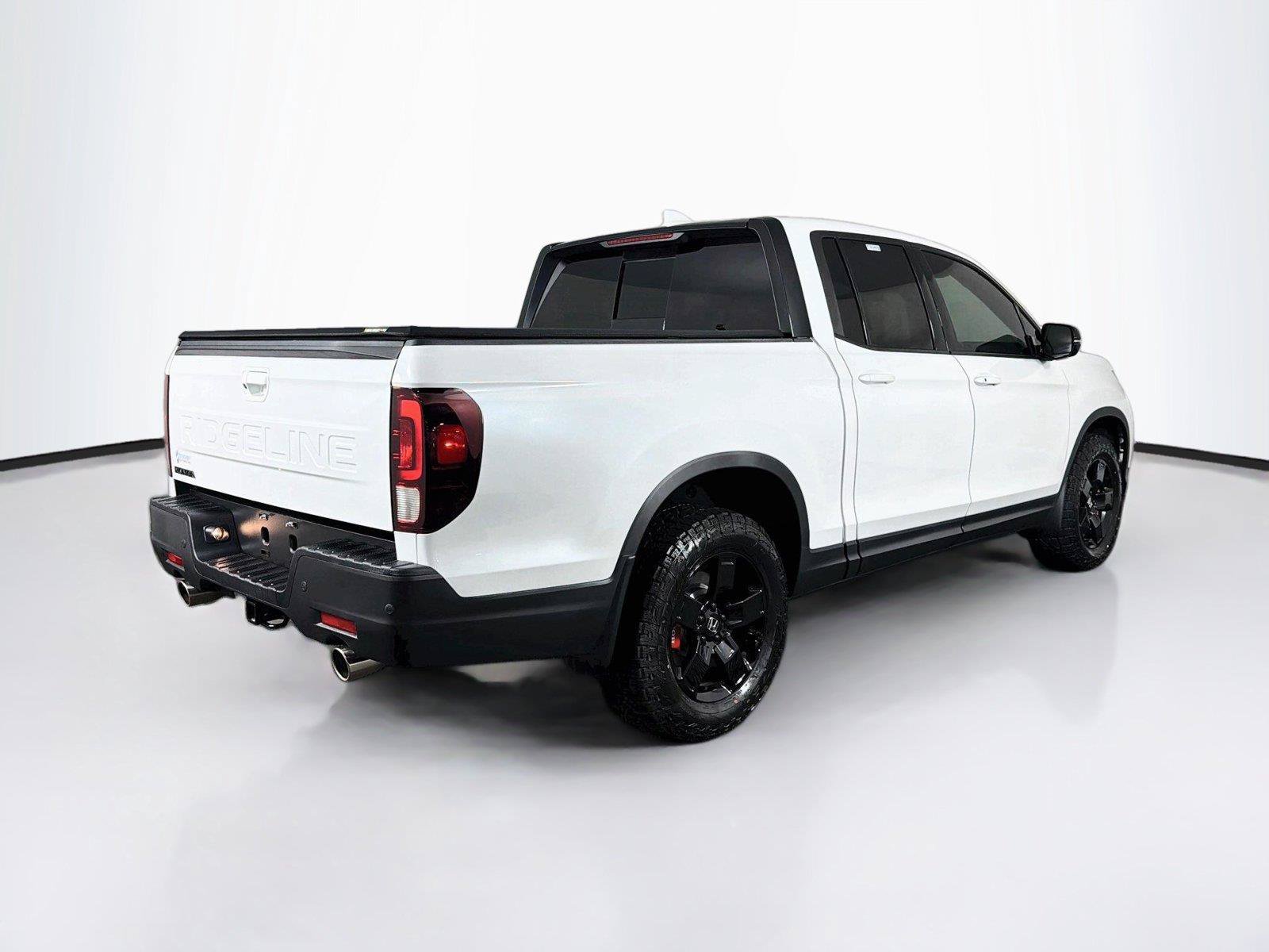 Used 2026 Honda Ridgeline Black Edition image 11