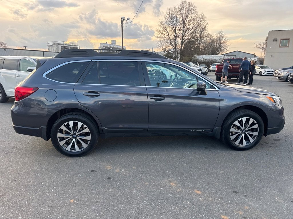Used 2017 Subaru Outback 2.5i Limited image 6