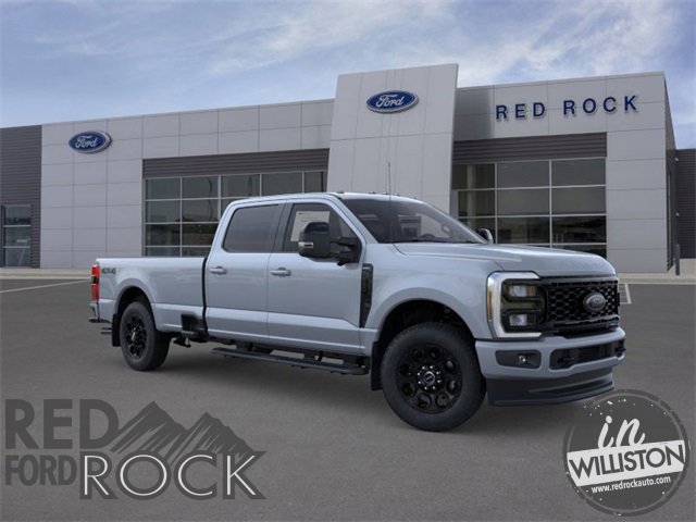 New 2026 Ford F250 Lariat w/ Black Appearance Package