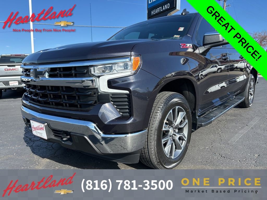 Used 2022 Chevrolet Silverado 1500 LT w/ Z71 Off-Road Package AWD/4WD image 1