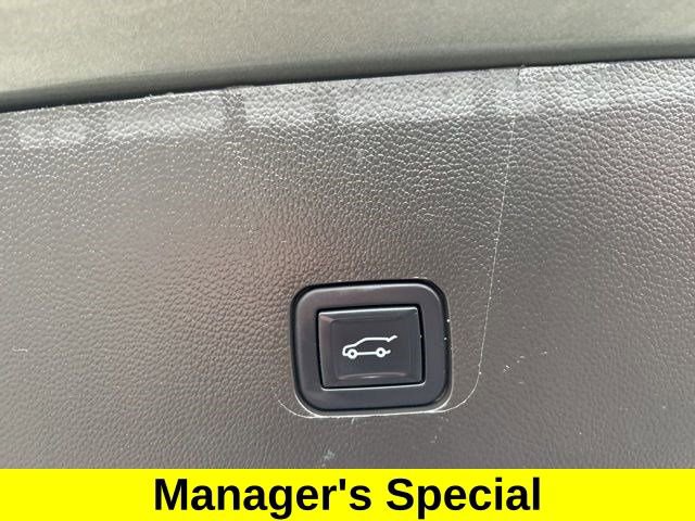 Used 2022 Chevrolet Traverse LT w/ LPO, Floor Liner Package image 37