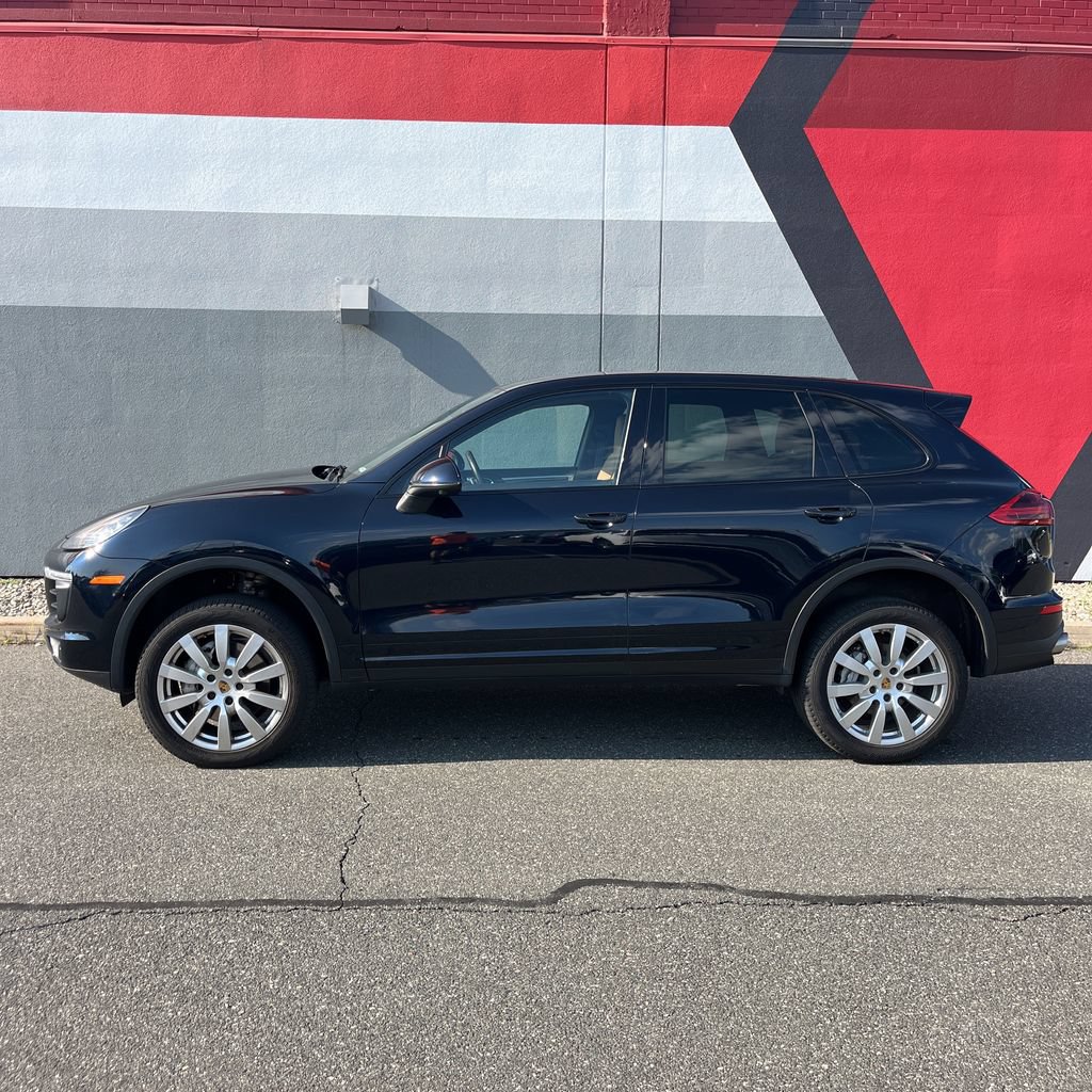 Used 2017 Porsche Cayenne S AWD/4WD image 2