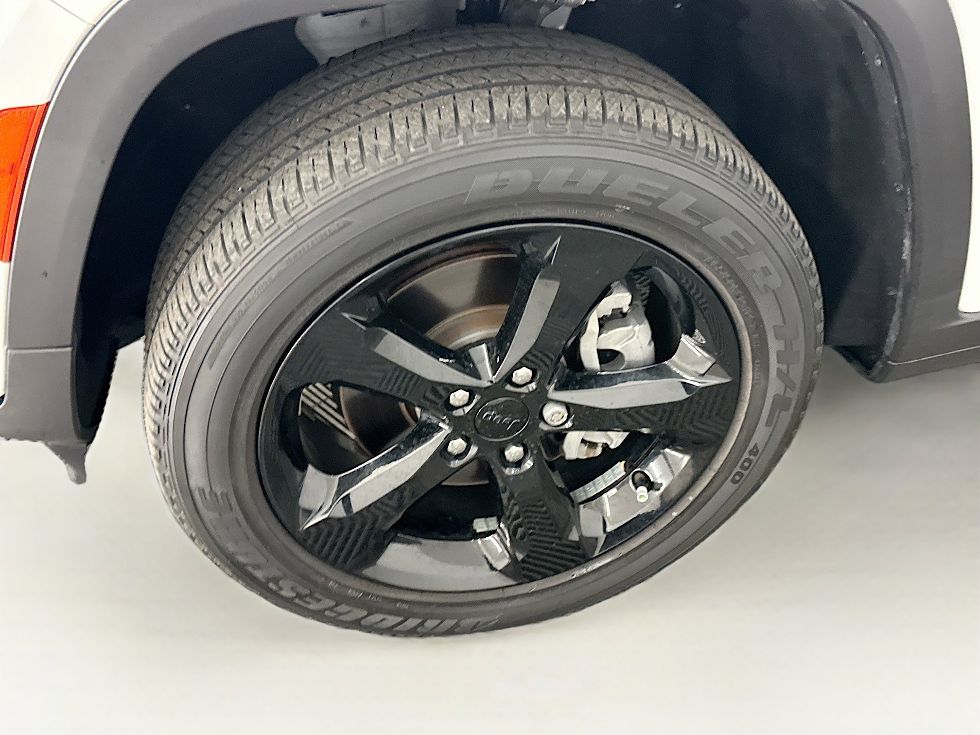 Used 2023 Jeep Grand Cherokee L Laredo image 11