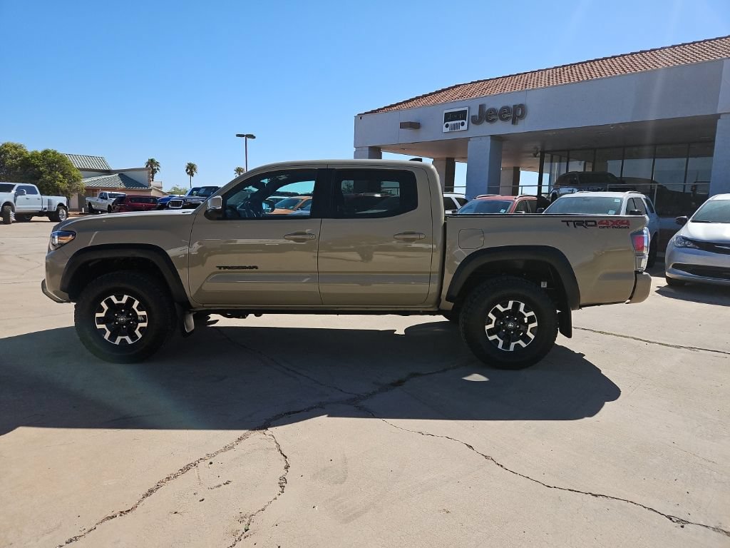 Used 2020 Toyota Tacoma TRD Off-Road w/ Technology Package AWD/4WD image 2