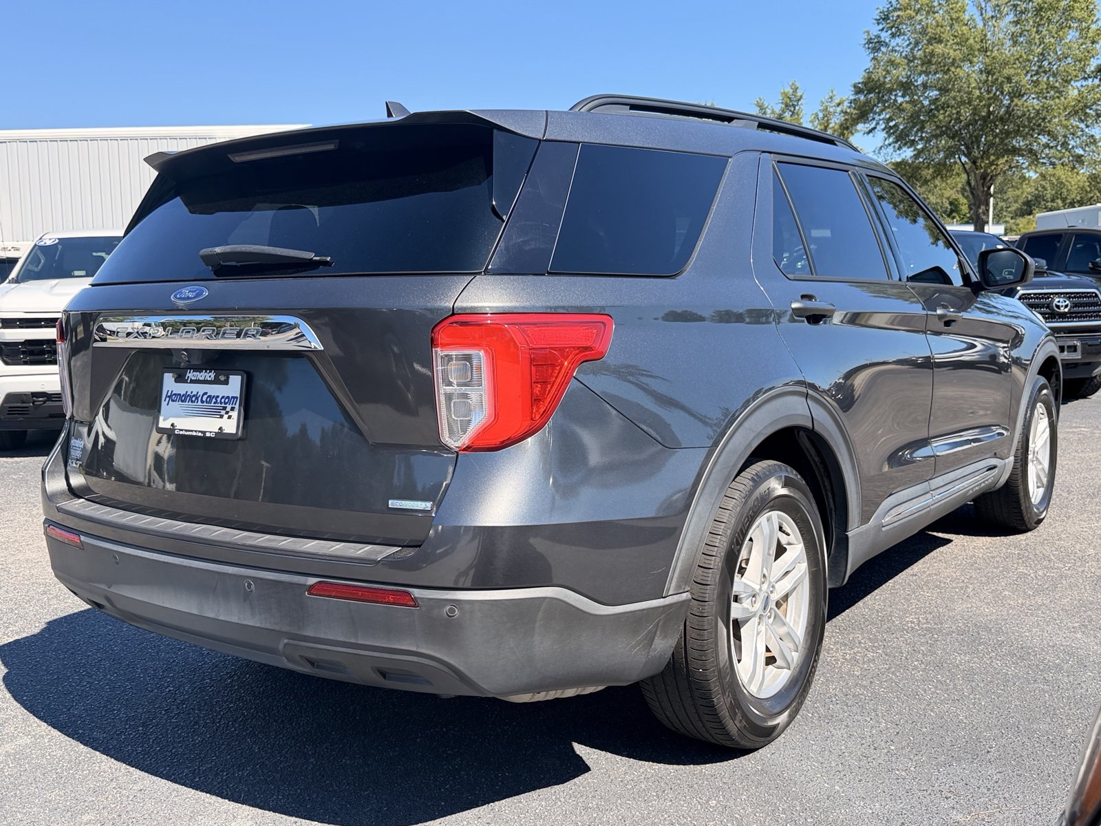 Used 2020 Ford Explorer XLT RWD image 14