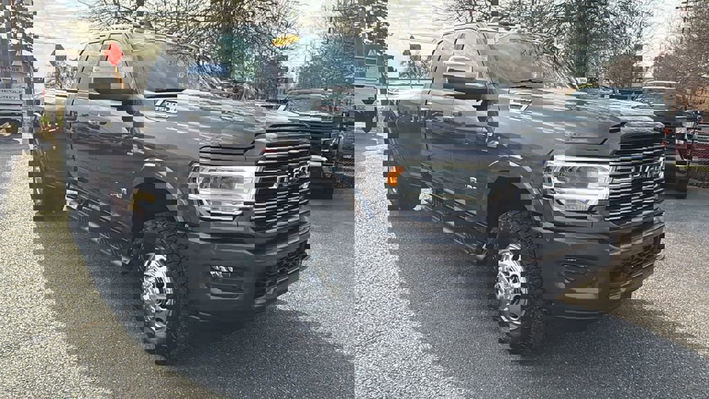 Used 2022 RAM 3500 Laramie image 3