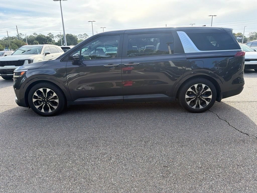 Certified 2023 Kia Carnival EX FWD image 8
