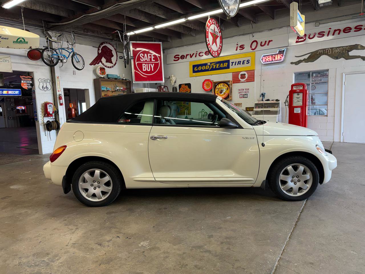 Used 2005 Chrysler PT Cruiser Touring FWD image 7