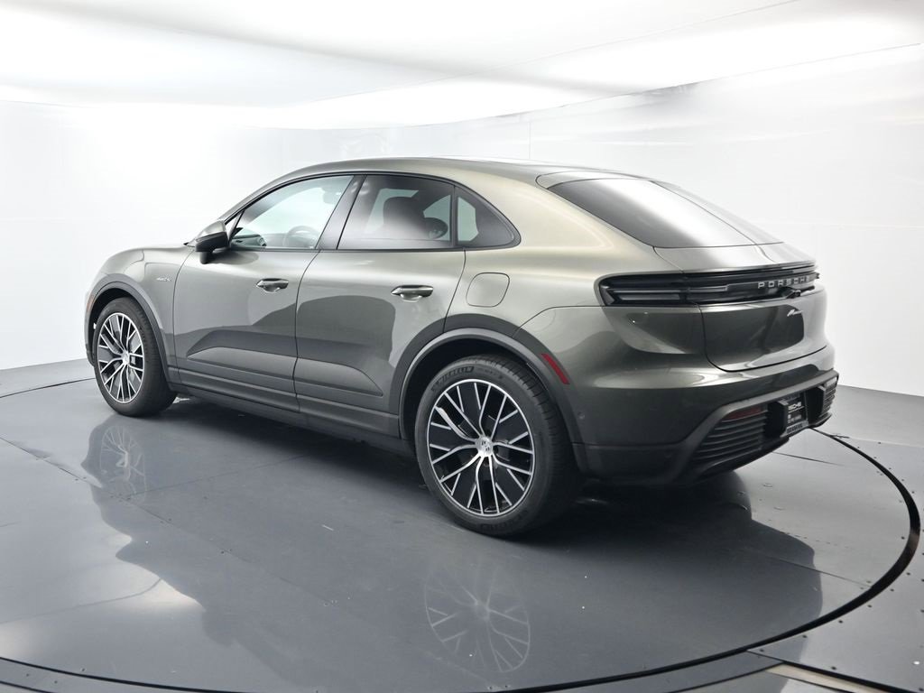 Used 2025 Porsche Macan Electric image 3