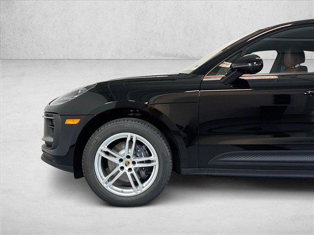 Certified 2026 Porsche Macan AWD/4WD image 29