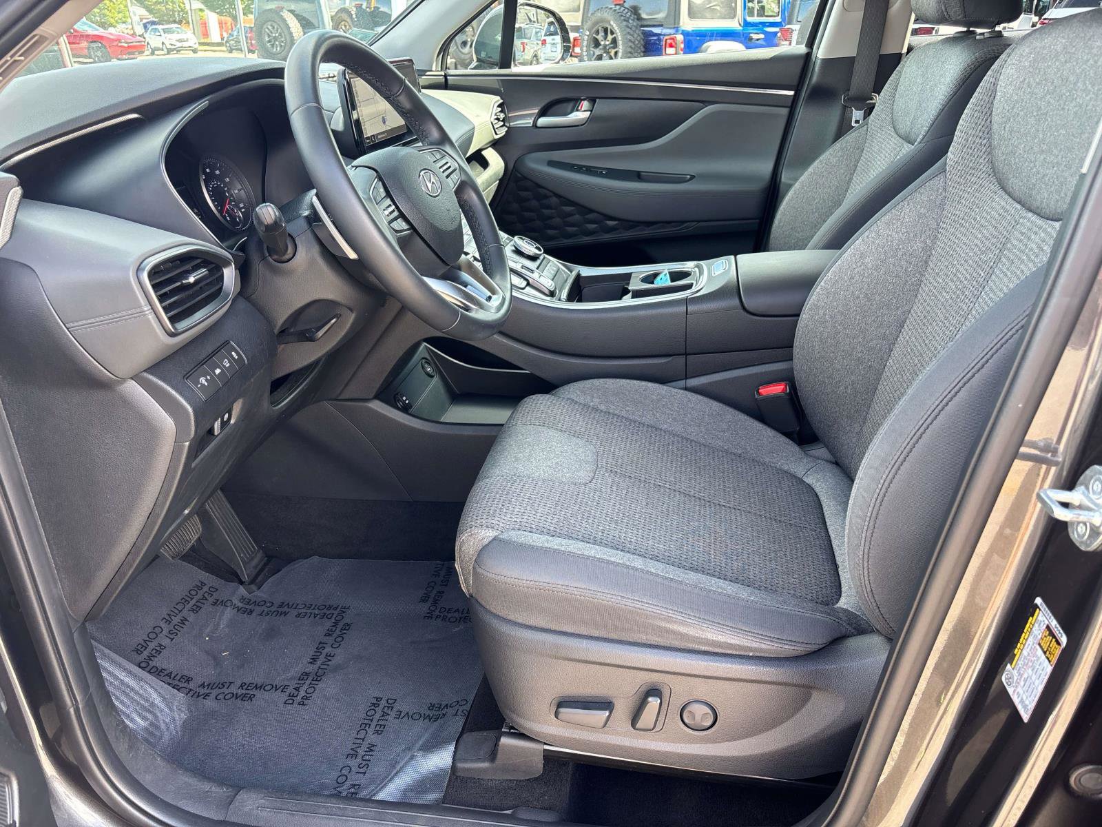 Used 2023 Hyundai Santa Fe SEL w/ Cargo Package image 10