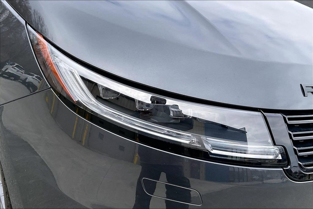 Used 2023 Land Rover Range Rover Sport SE Dynamic image 31