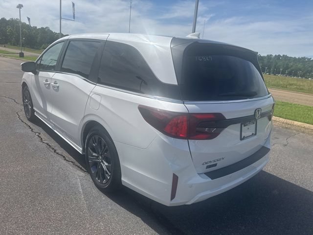 New 2026 Honda Odyssey Touring image 4