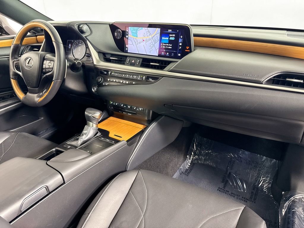 Used 2020 Lexus ES 350 Luxury w/ Accessory Package image 36