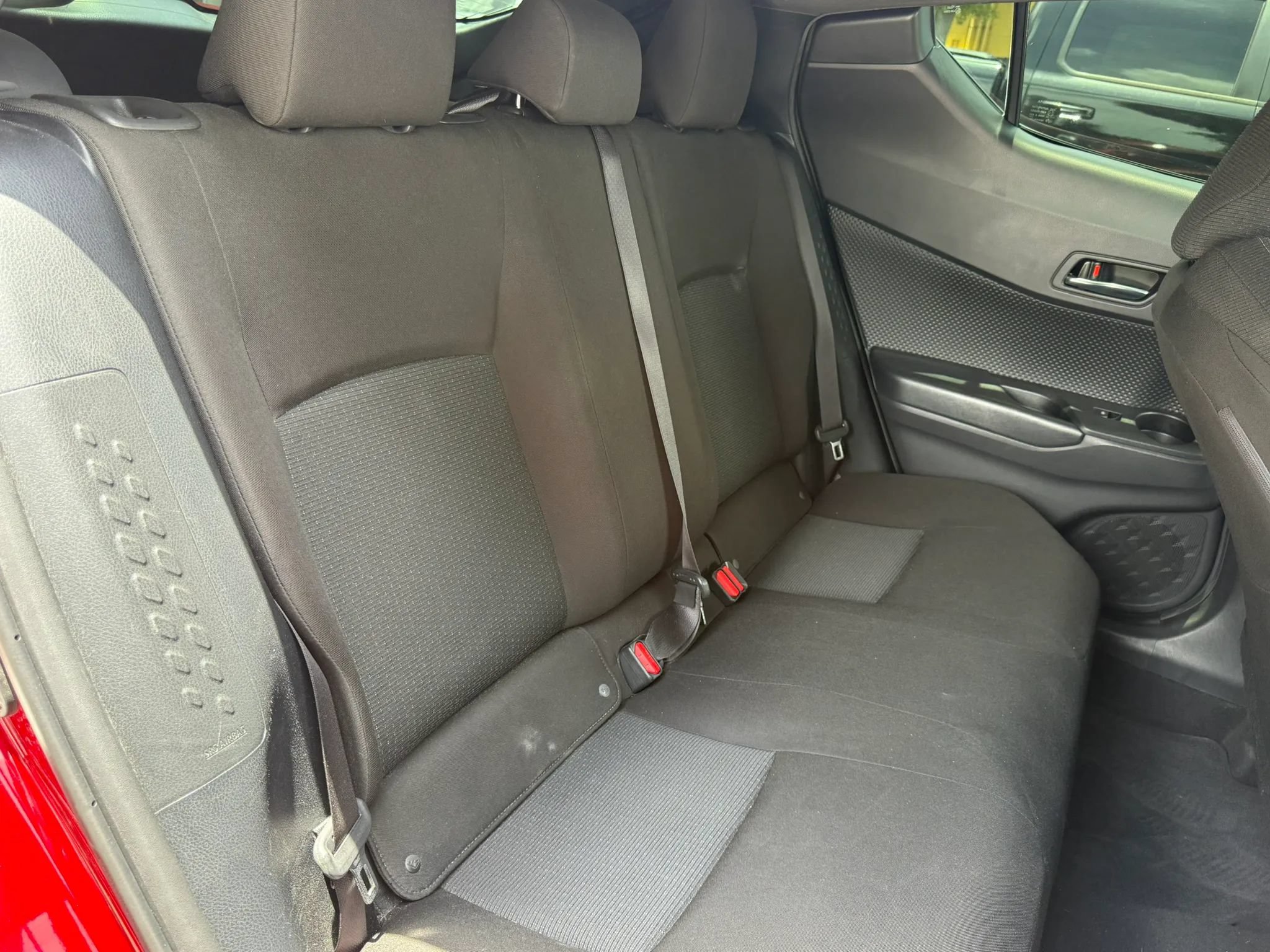 Used 2019 Toyota C-HR LE FWD image 16