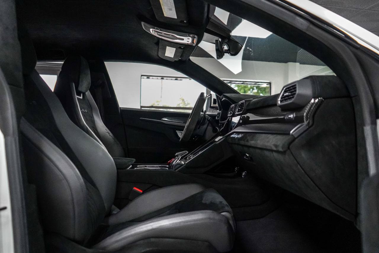 Used 2023 Lamborghini Urus Performante AWD/4WD image 19