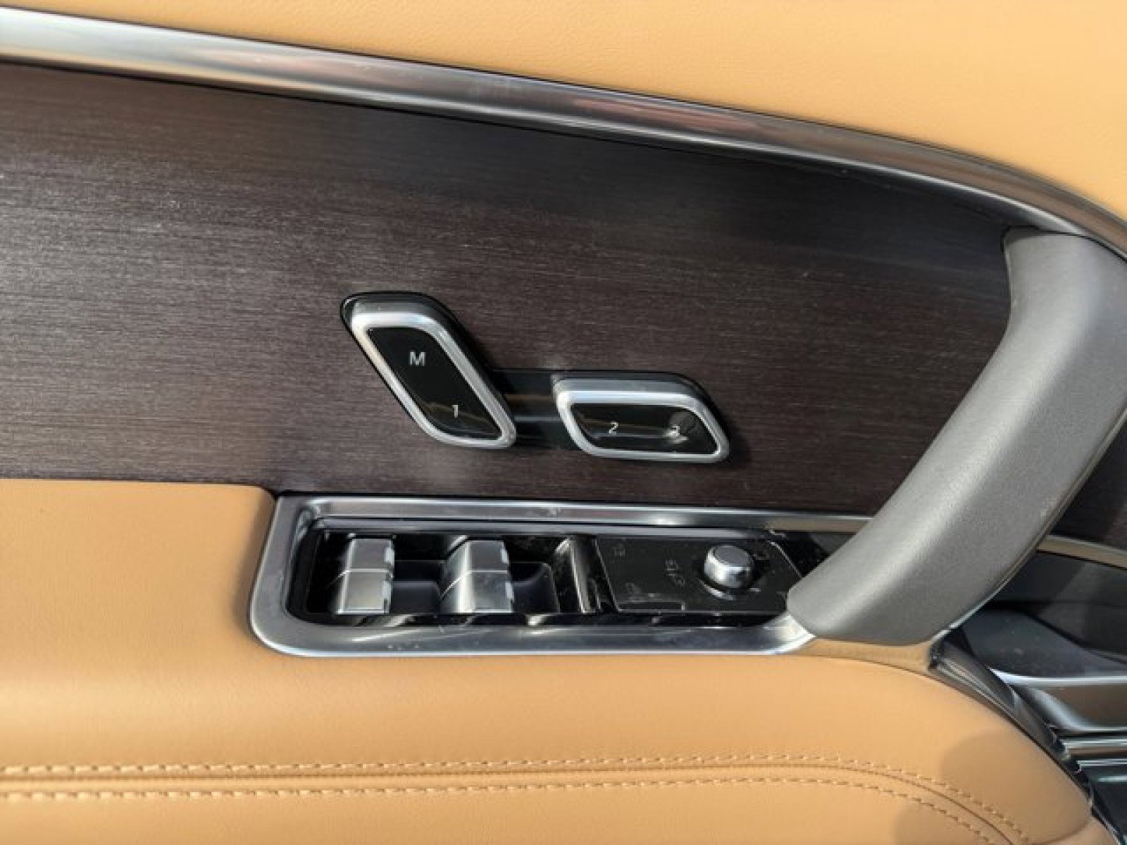 New 2026 Land Rover Range Rover SE image 11