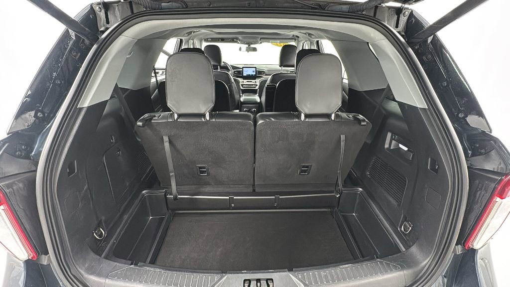 Used 2022 Ford Explorer XLT w/ Equipment Group 202A image 16