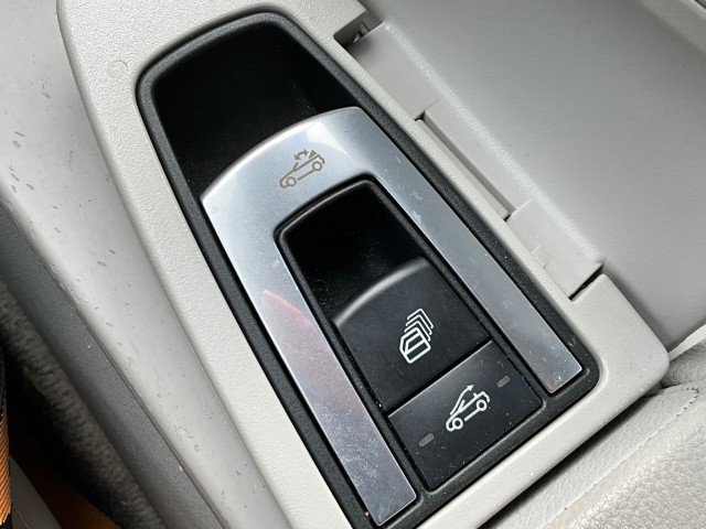 Used 2011 Mercedes-Benz E 350 Cabriolet image 27