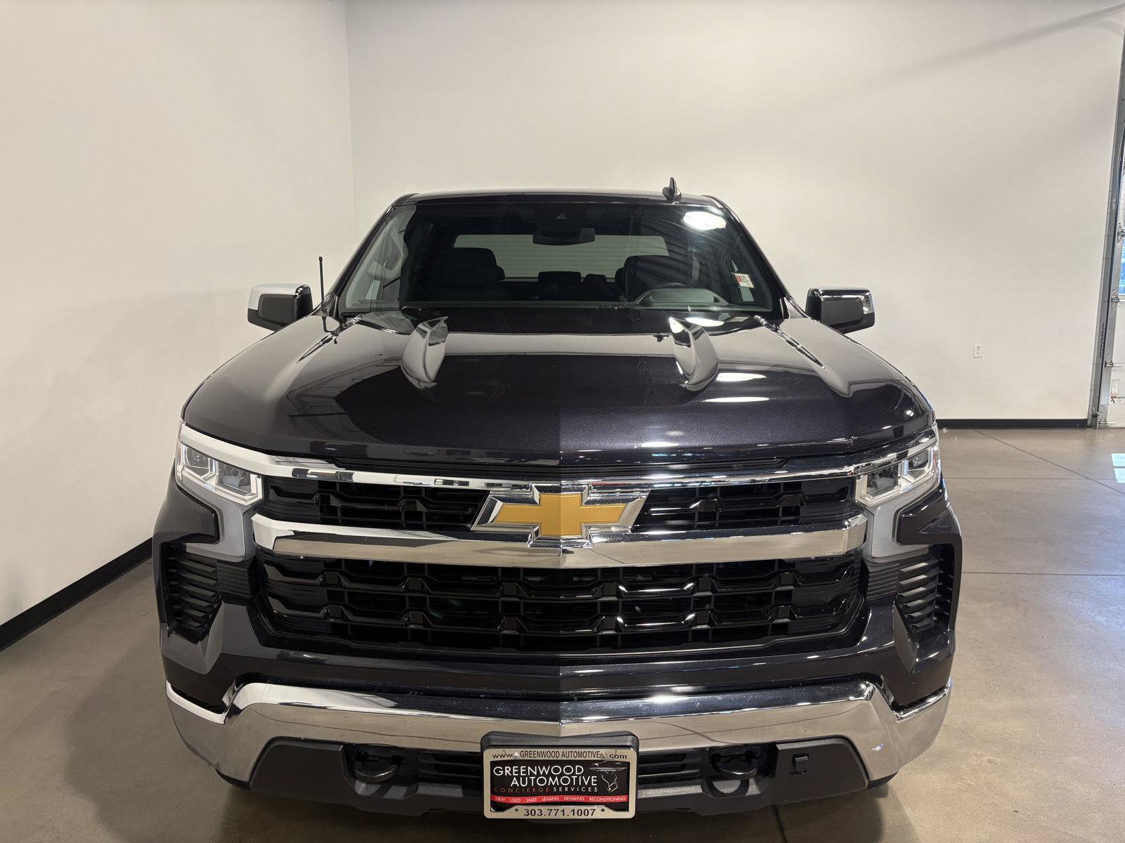 Used 2023 Chevrolet Silverado 1500 LT w/ Z71 Off-Road Package AWD/4WD image 9