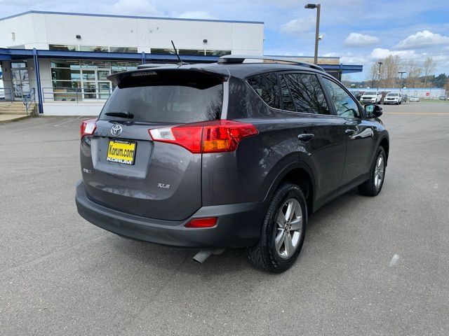 Used 2015 Toyota RAV4 XLE FWD image 6