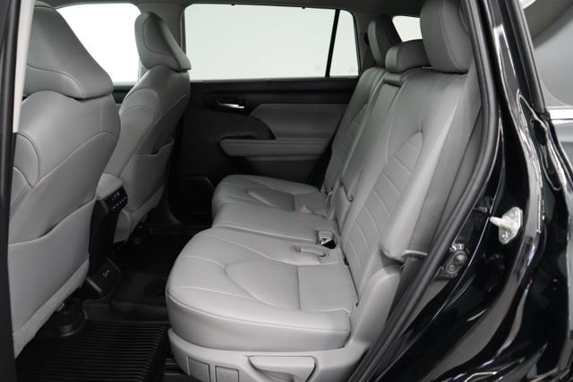 Used 2023 Toyota Highlander XLE image 63