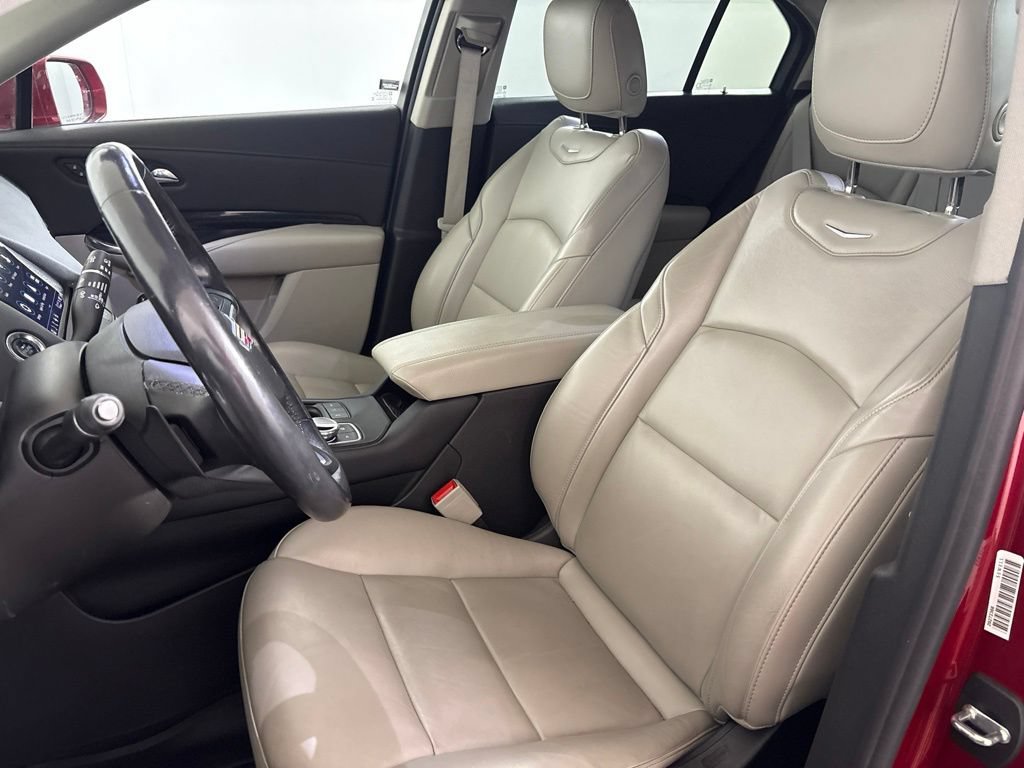 Used 2021 Cadillac XT4 Premium Luxury w/ Enhanced Visibility Package AWD/4WD image 22