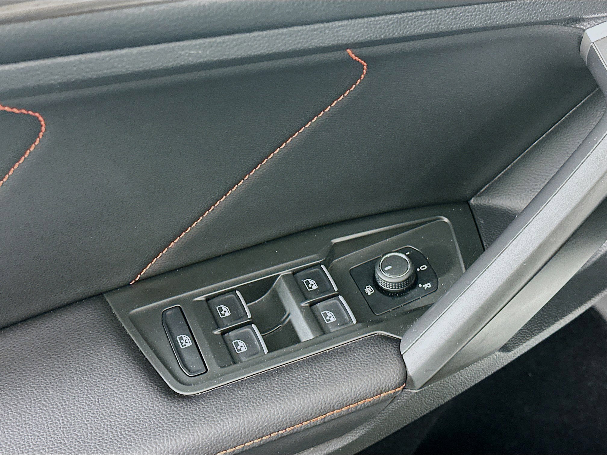 Used 2024 Volkswagen Tiguan Wolfsburg Edition image 15