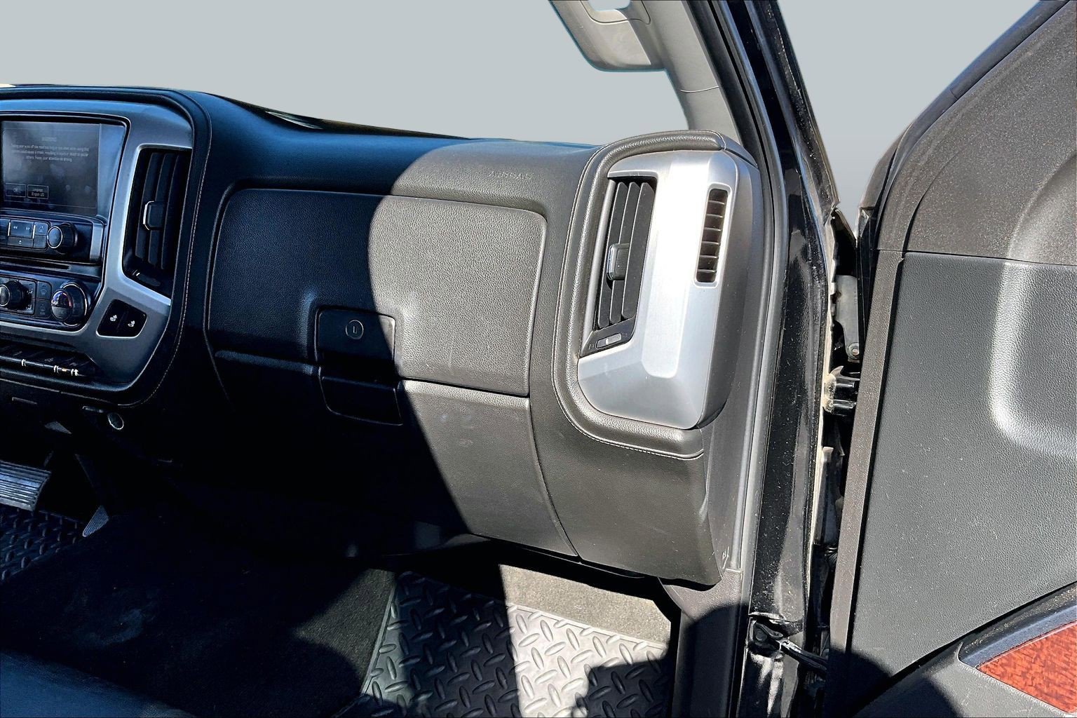 Used 2015 GMC Sierra 1500 SLE image 6
