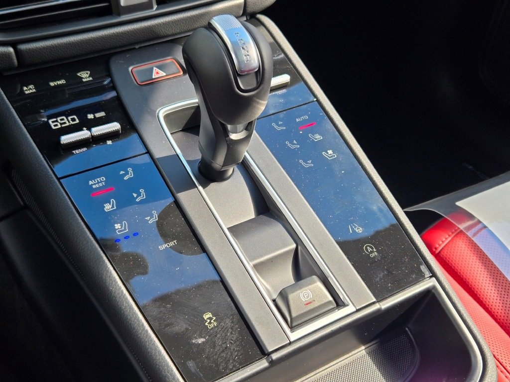 New 2026 Porsche Macan image 27