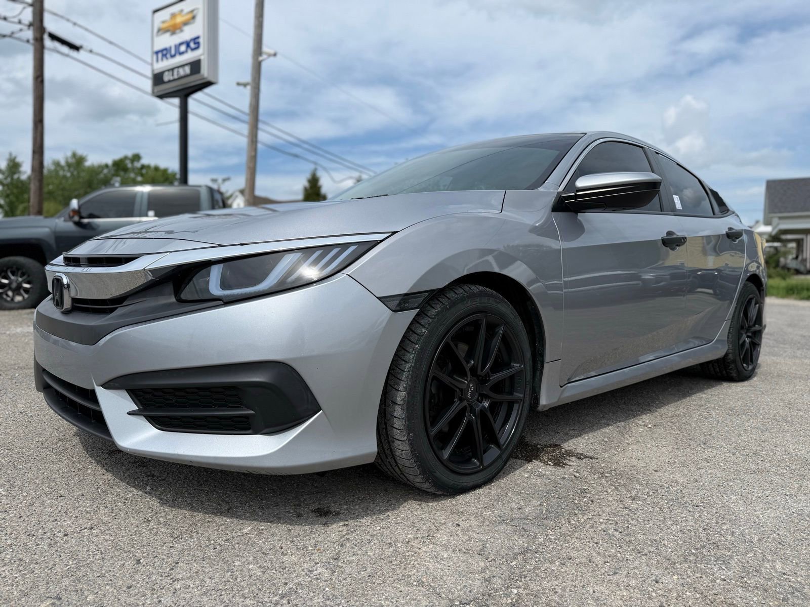 Used 2017 Honda Civic EX image 2