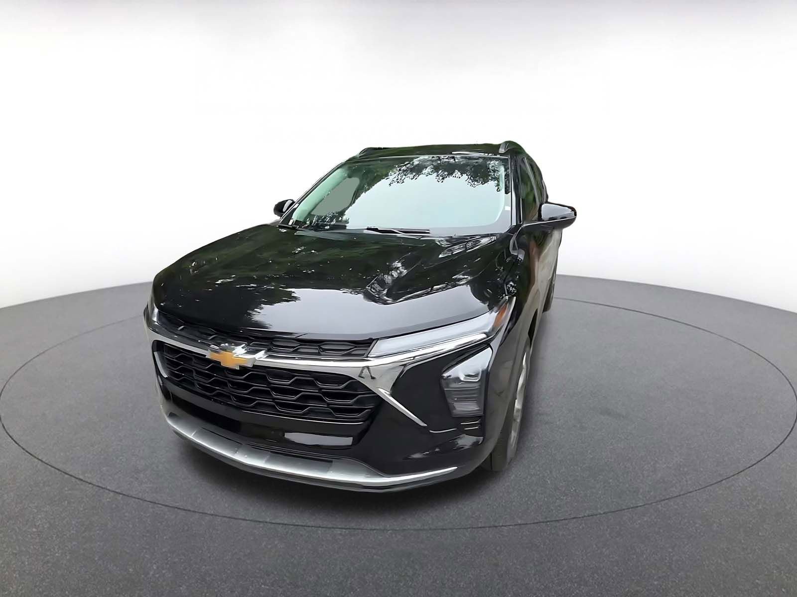 Used 2025 Chevrolet Trax LT FWD image 7
