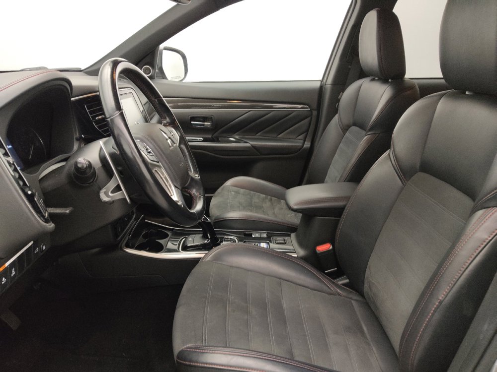 Used 2021 Mitsubishi Outlander LE image 17