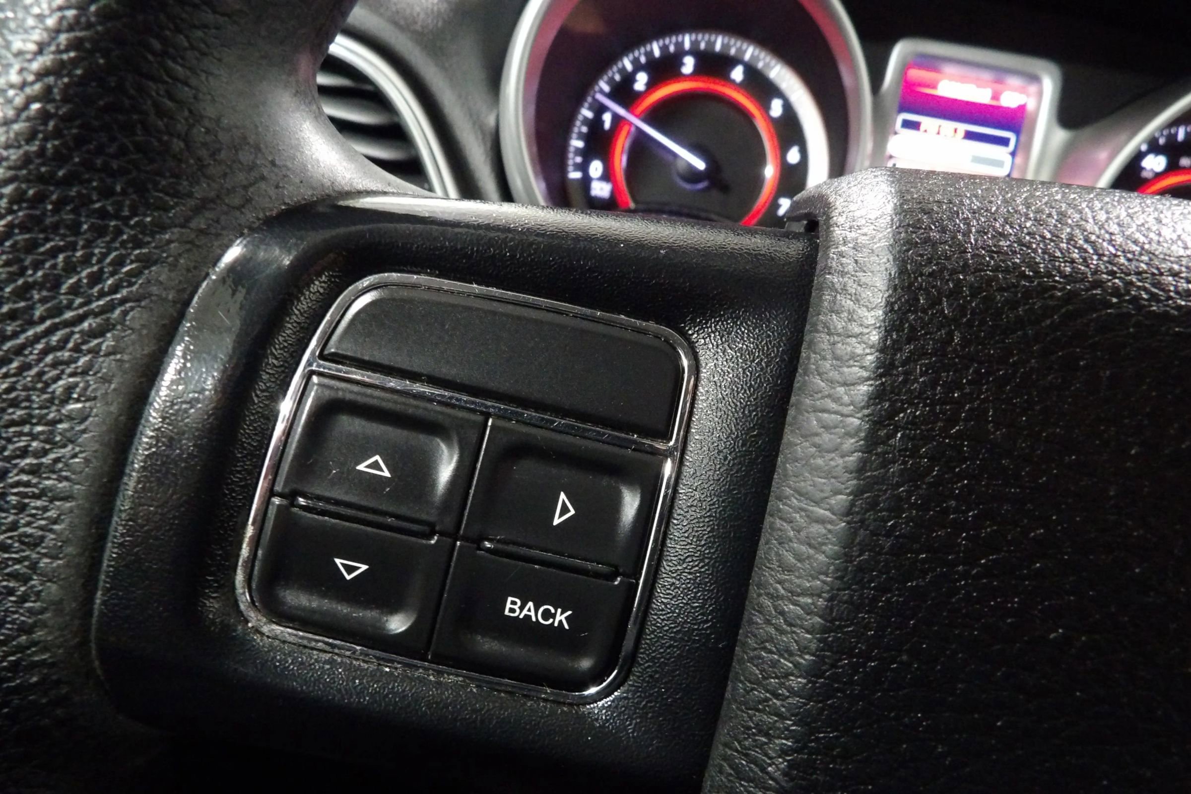 Used 2019 Dodge Journey SE image 16