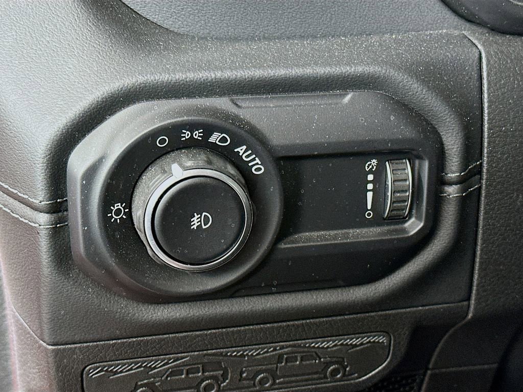 Certified 2024 Jeep Wrangler Sahara w/ Technology Group image 18