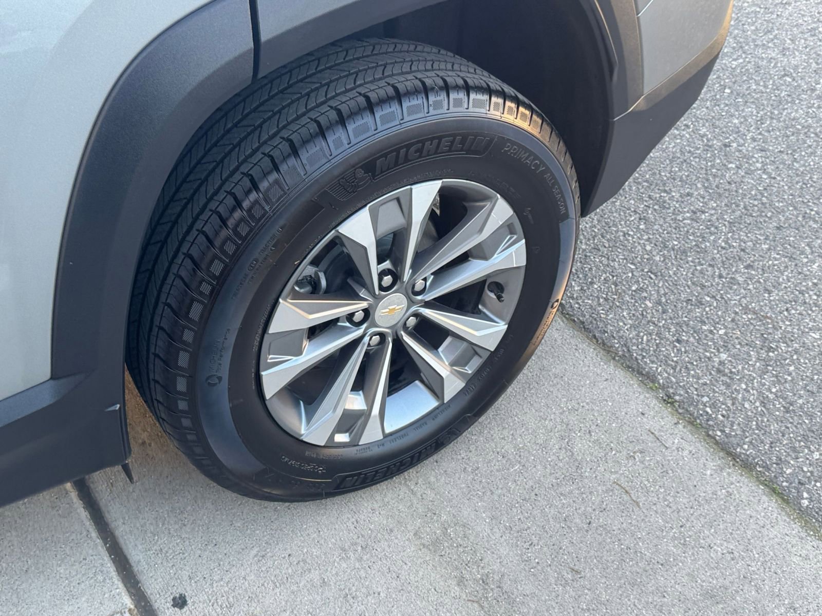 Used 2025 Chevrolet Equinox LT image 29