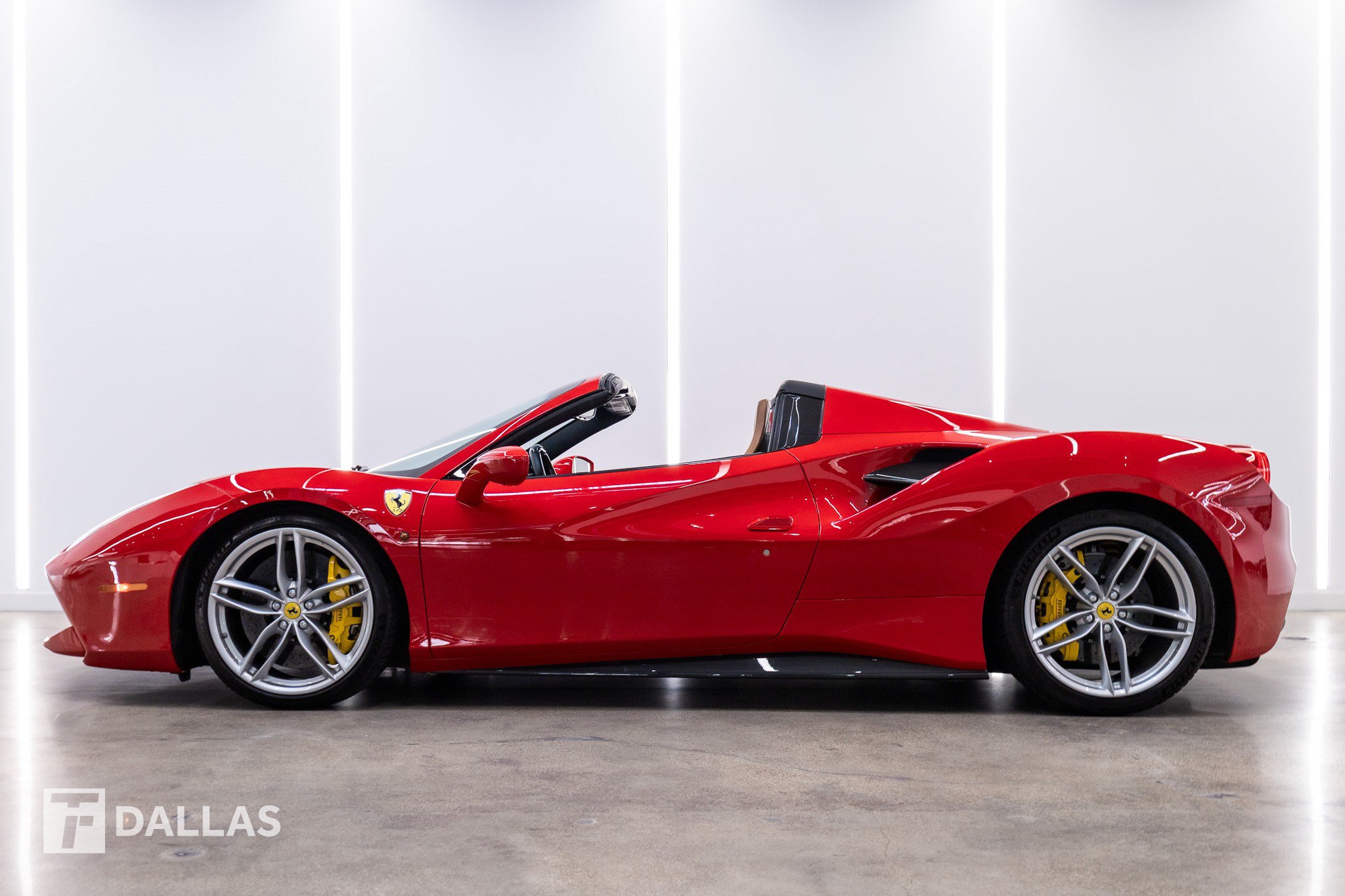 Used 2016 Ferrari 488 Spider RWD image 1