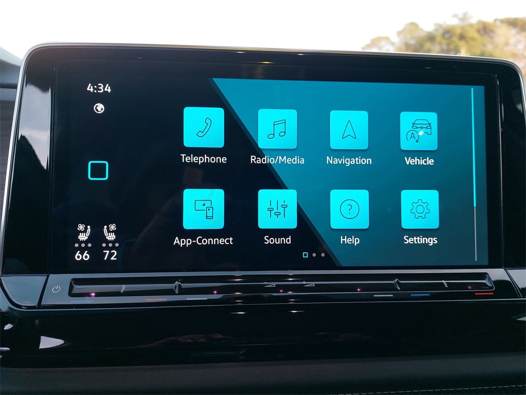 Certified 2024 Volkswagen Atlas SEL Premium R-Line image 18