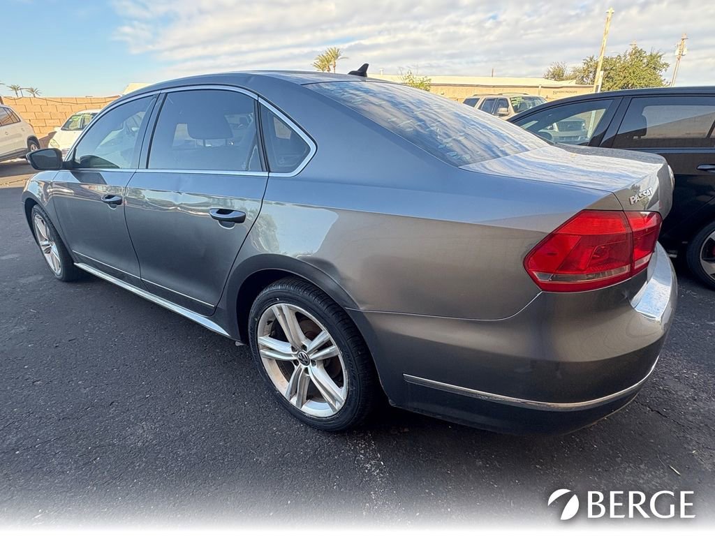 Used 2013 Volkswagen Passat TDI SEL Premium image 3