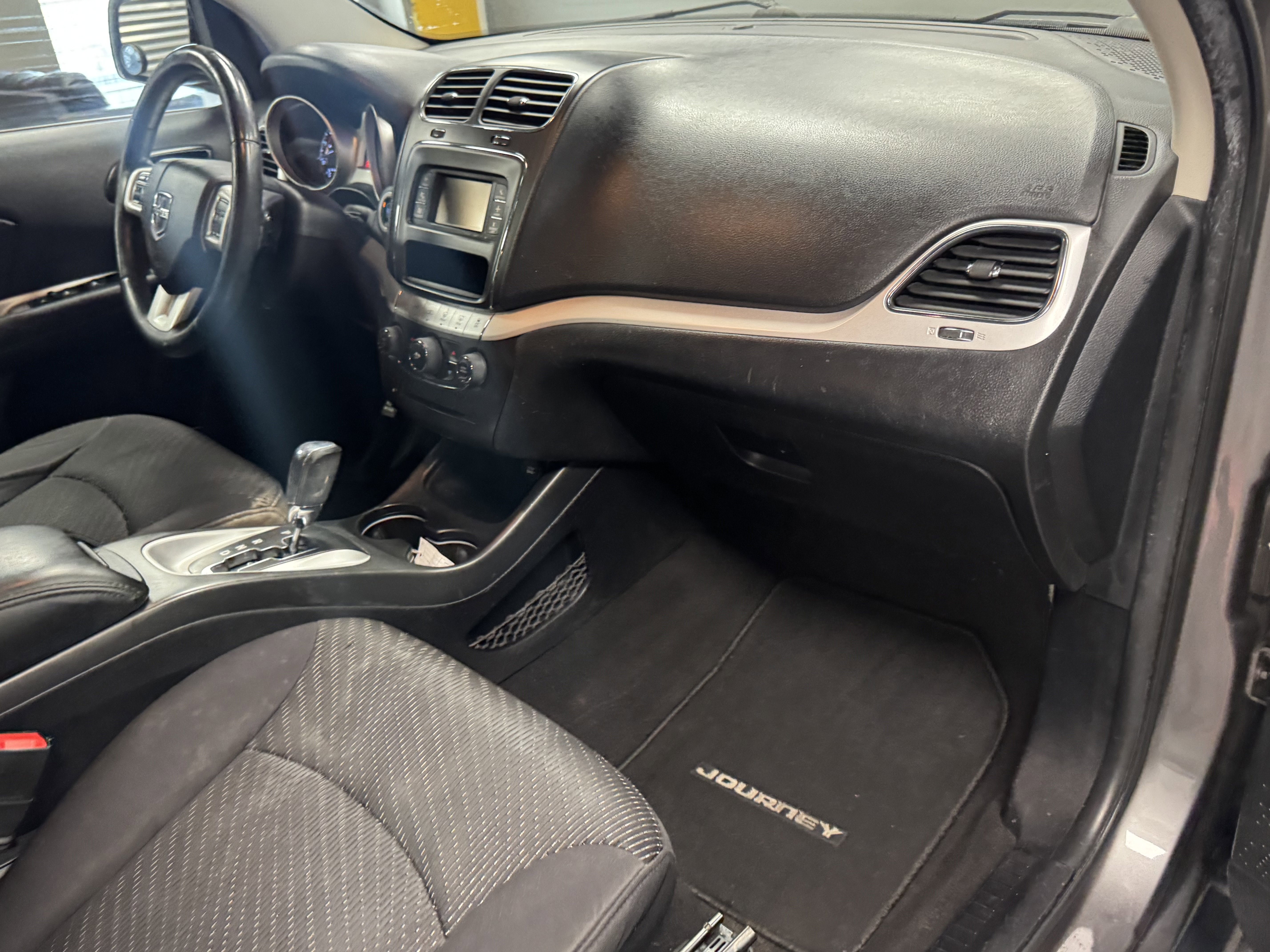 Used 2013 Dodge Journey SXT w/ Flexible Seating Group image 12