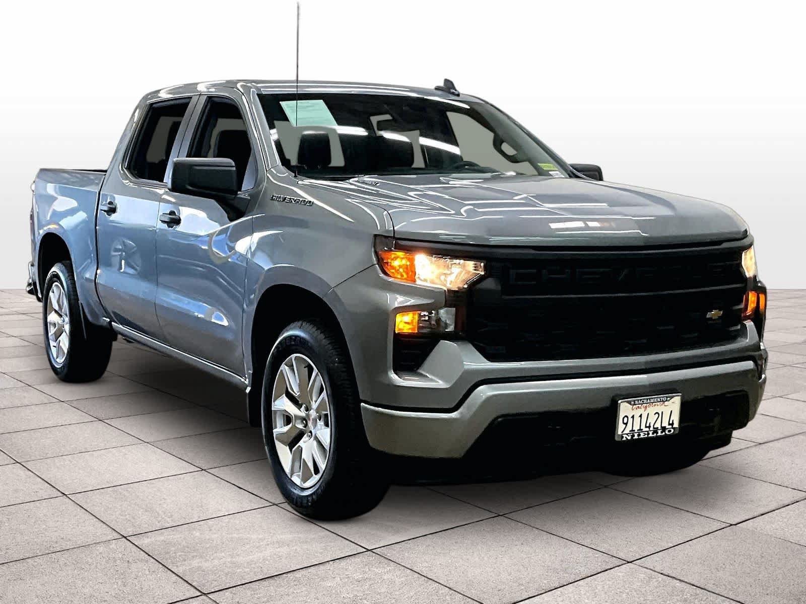 Used 2026 Chevrolet Silverado 1500 Custom RWD image 2