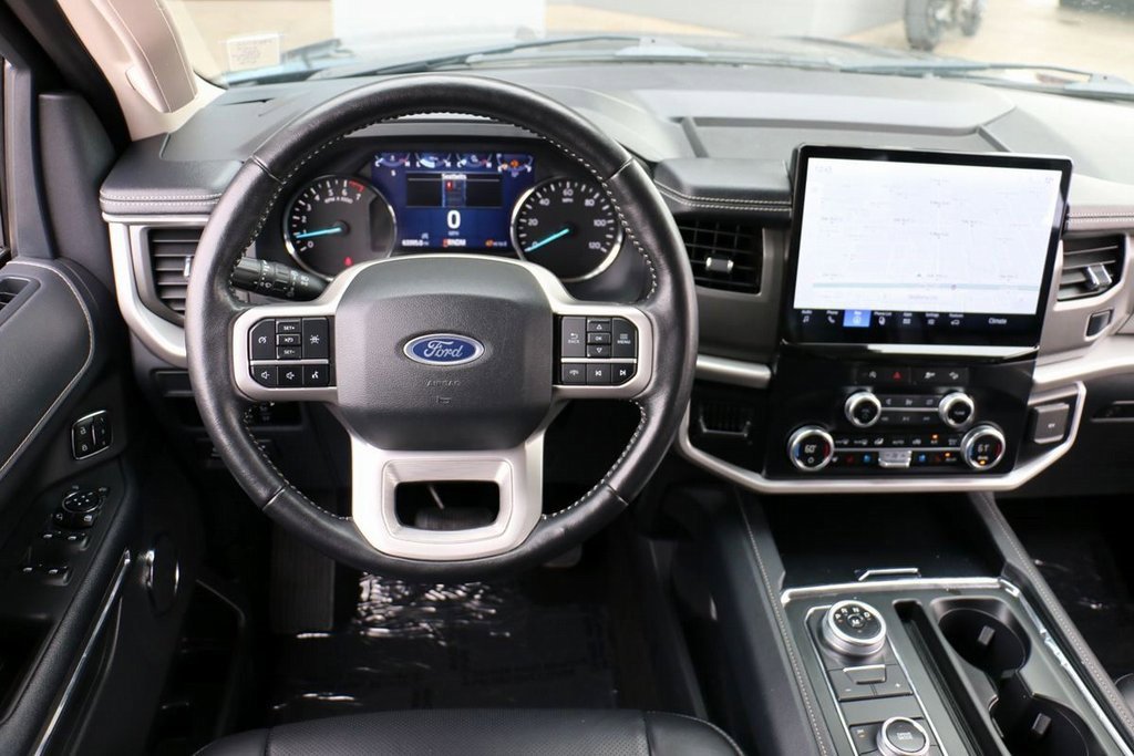 Used 2024 Ford Expedition XLT image 24