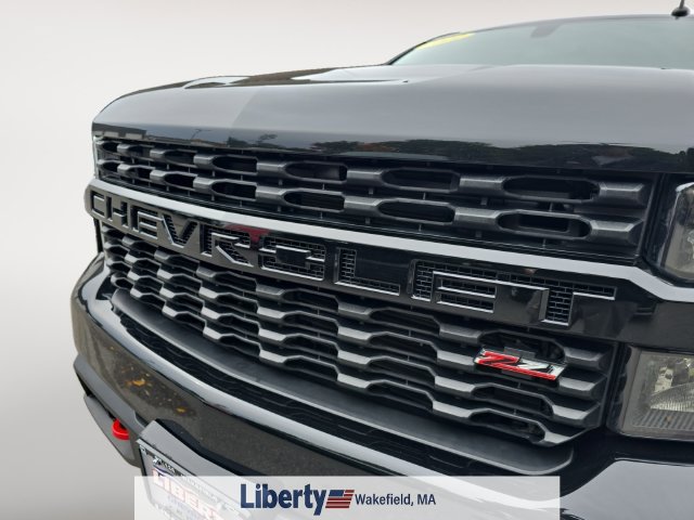 Used 2022 Chevrolet Silverado 1500 Custom Trail Boss w/ LPO, Dark Essentials Package AWD/4WD image 4