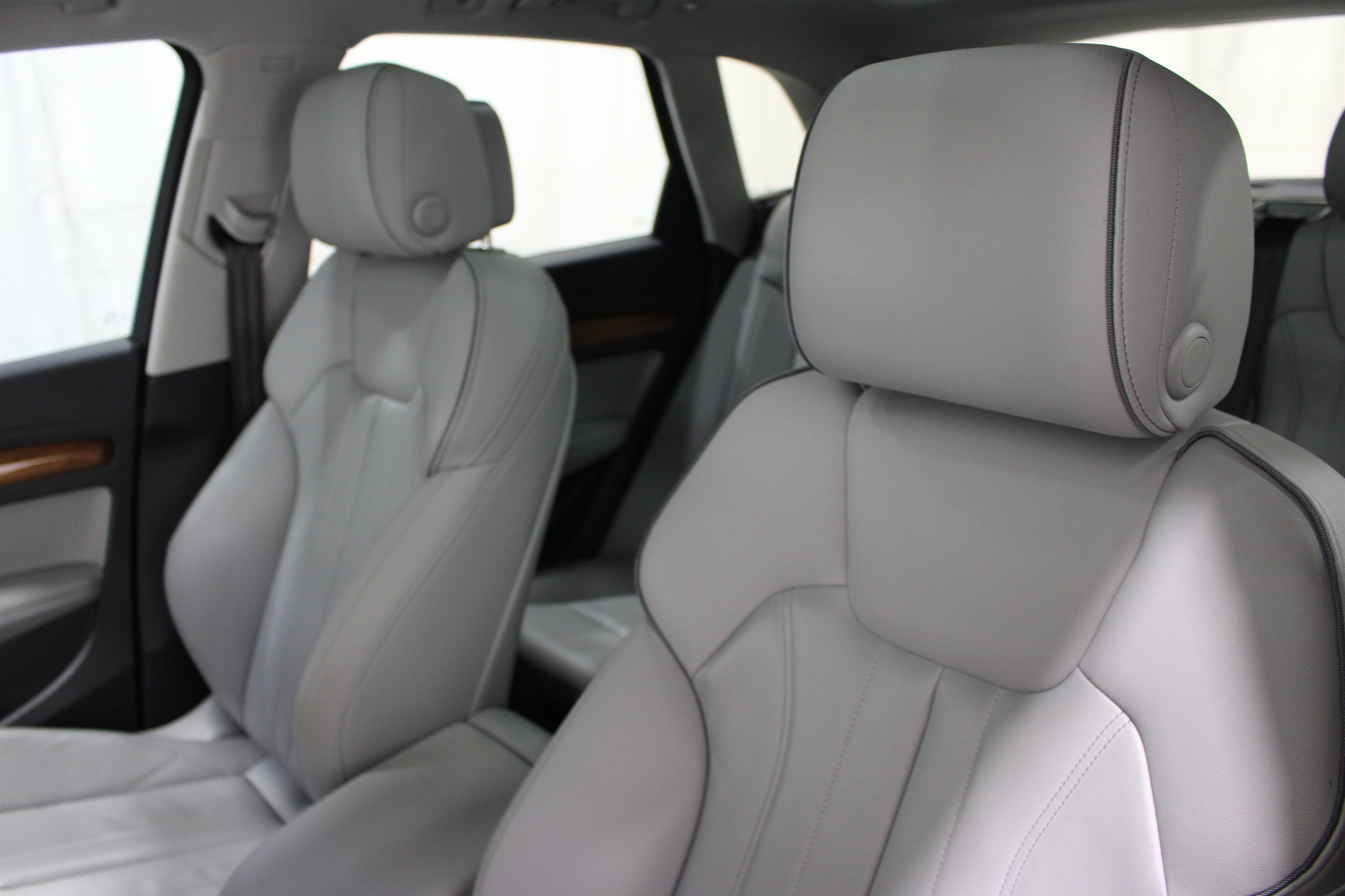 Used 2022 Audi Q5 e Premium Plus AWD/4WD image 4