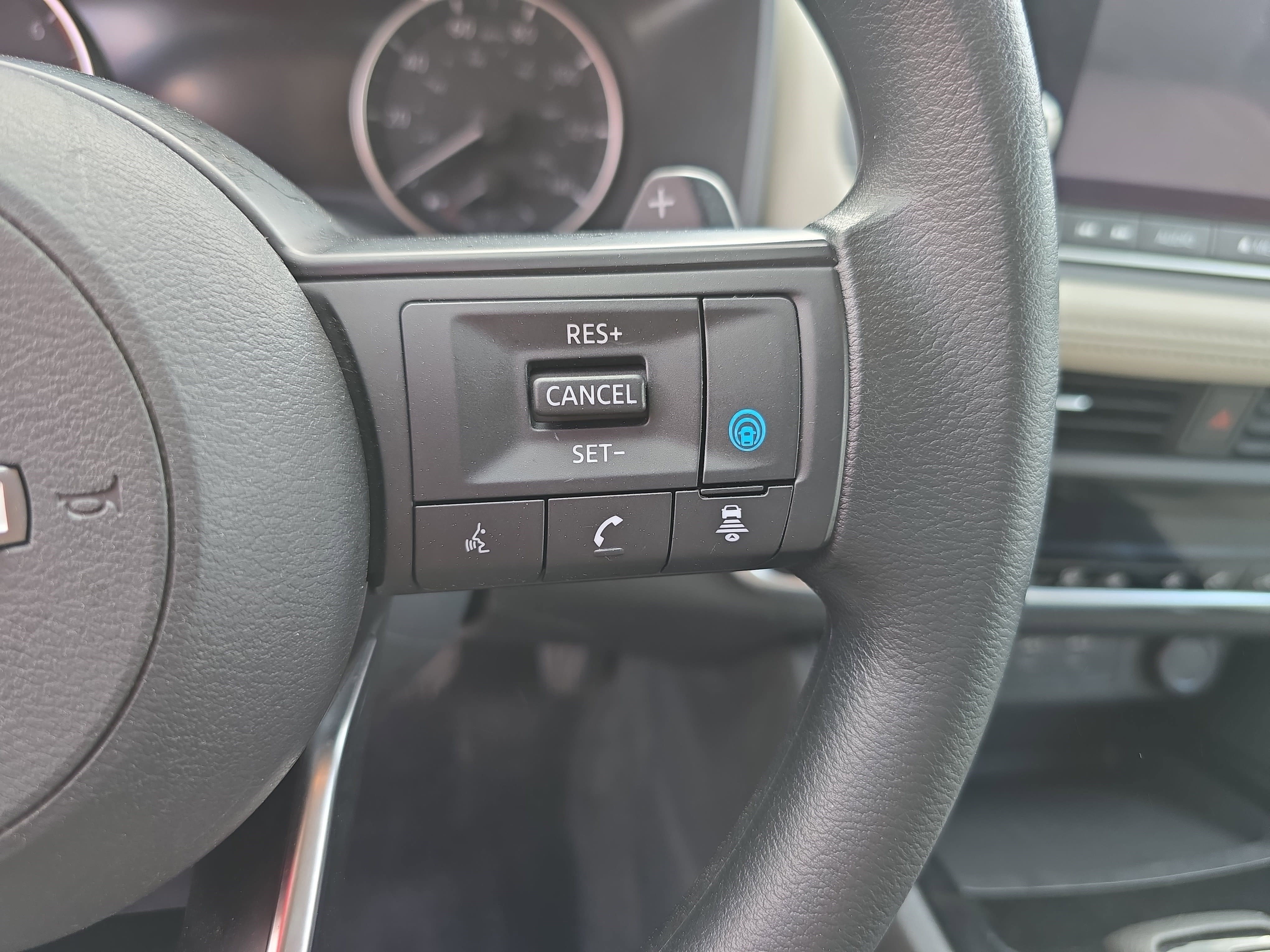 Used 2024 Nissan Rogue SV image 19