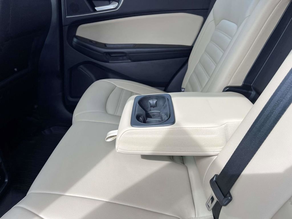 Used 2022 Ford Edge SEL w/ Convenience Package image 18